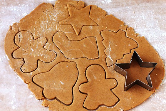 cutting-out-gingerbread